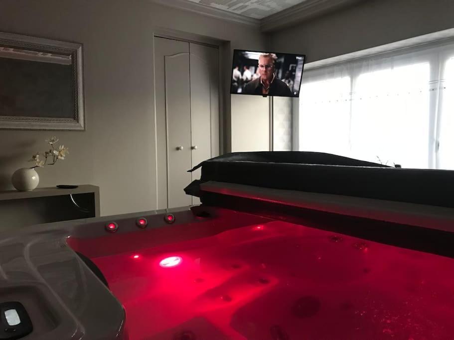 Maison Avec Jacuzzi Privatif كامبراي المظهر الخارجي الصورة